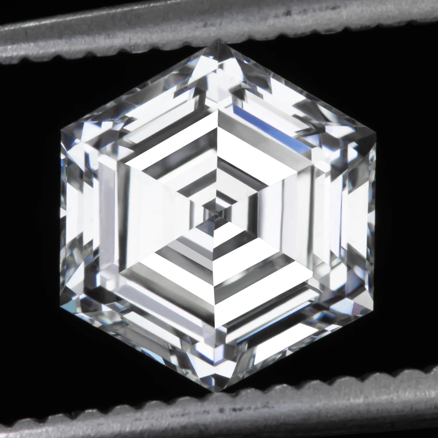 Hexagon cut lab-grown diamond CVD HPHT VVS VS quality
