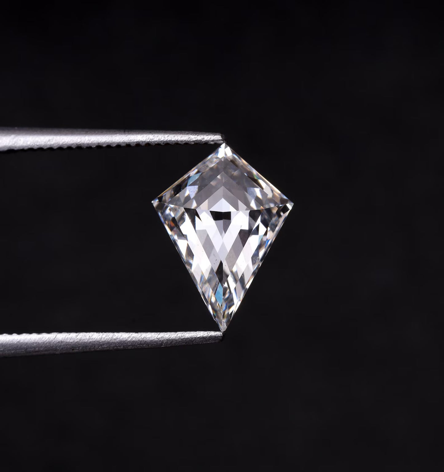 Kite cut lab-grown diamond CVD HPHT VVS VS quality