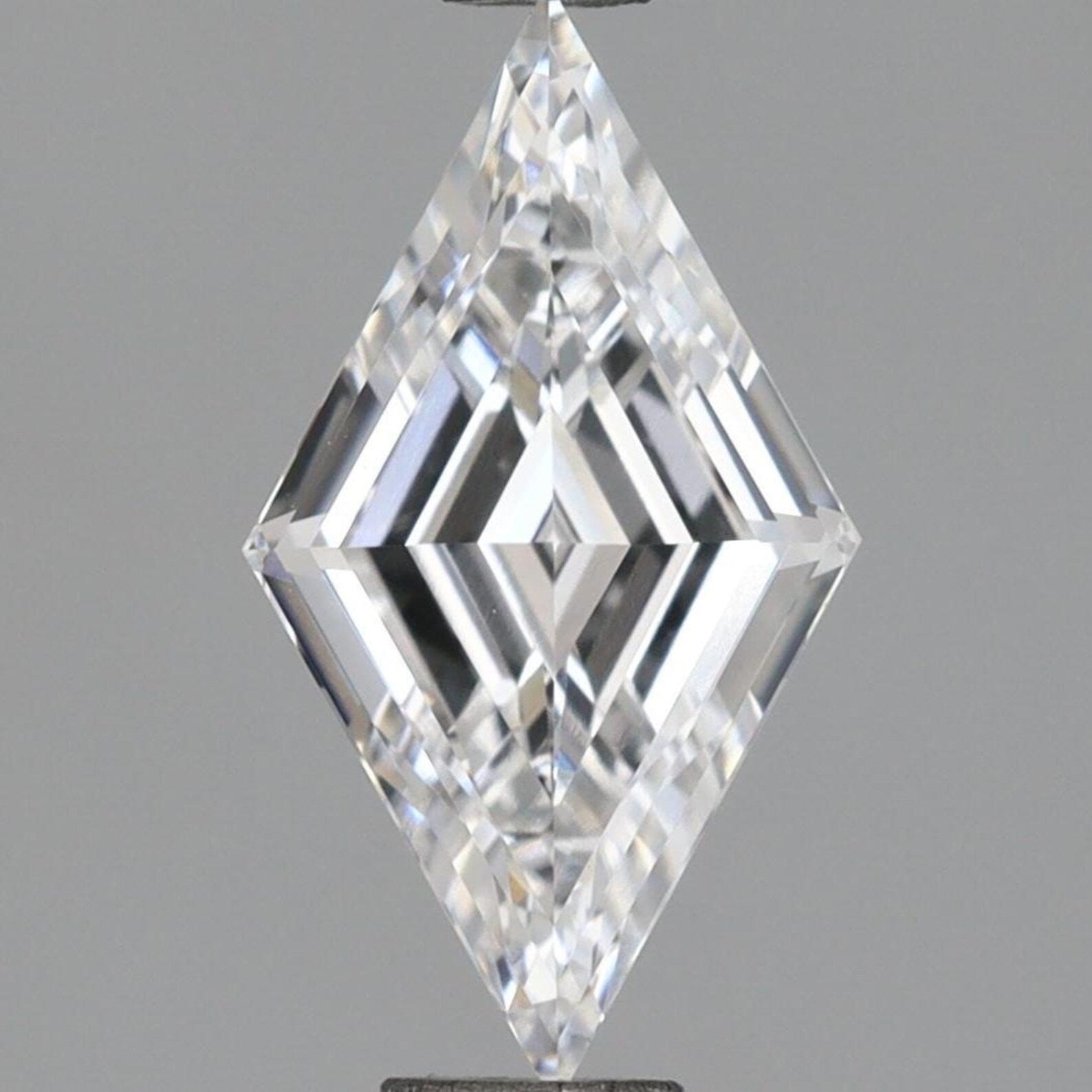 Lozenge cut lab-grown diamond CVD HPHT VVS VS quality