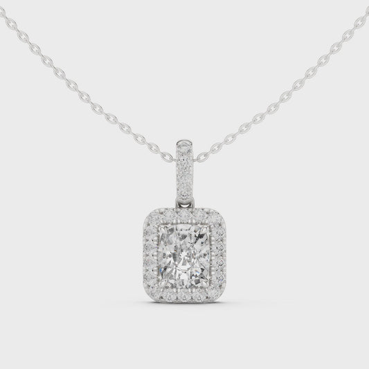 Cushion halo lab-grown diamond pendant necklace

Cushion-cut diamond halo pendant in white metal

Elegant cushion halo diamond necklace for women